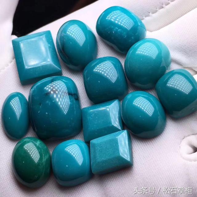 切翡翠原石的视频,冰化翡翠原石视频-第16张图片-翡翠网 切翡翠原石的视频,冰化翡翠原石视频-第16张图片-翡翠网