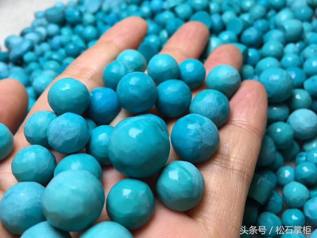 切翡翠原石的视频,冰化翡翠原石视频-第17张图片-翡翠网 切翡翠原石的视频,冰化翡翠原石视频-第17张图片-翡翠网