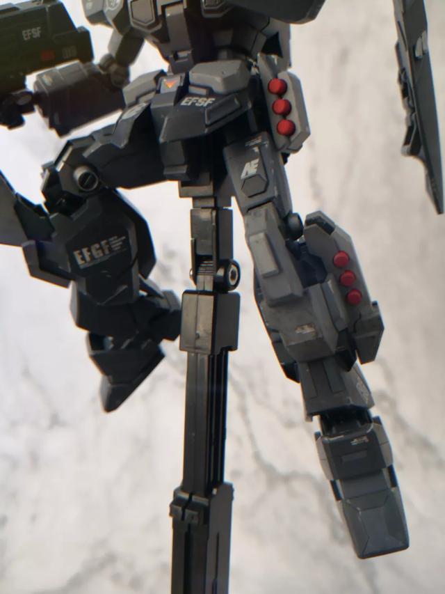 翡翠原石有铁球翡翠原石叫什么-第6张图片-翡翠网 翡翠原石有铁球翡翠原石叫什么-第6张图片-翡翠网