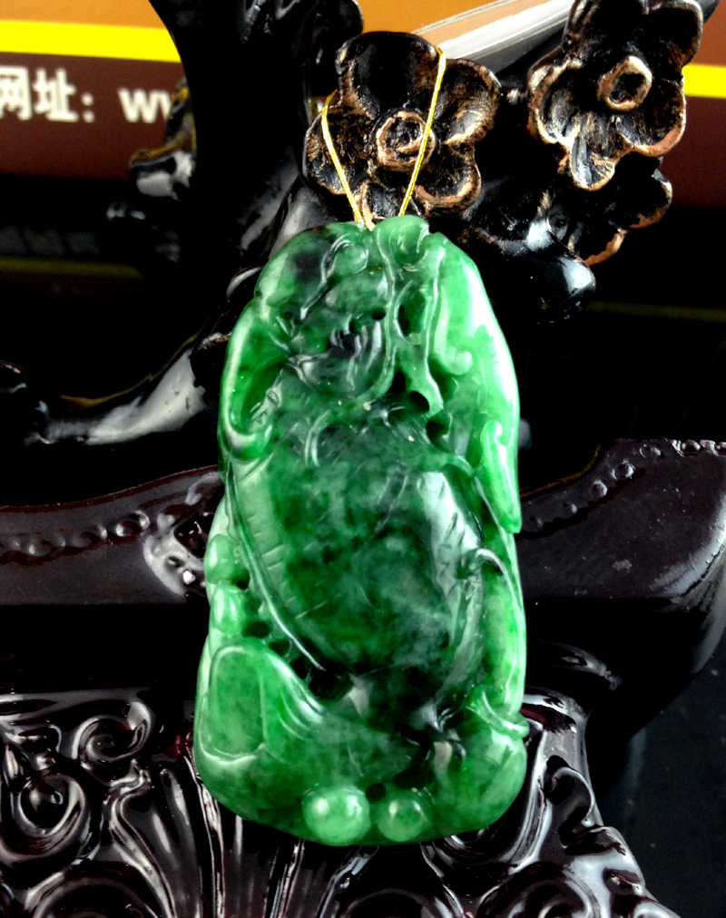 翡翠挂件知识大全的简单介绍-第1张图片-翡翠网 翡翠挂件知识大全的简单介绍-第1张图片-翡翠网