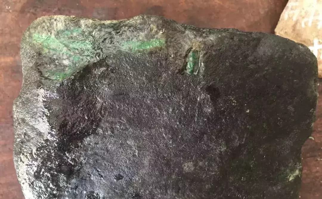 江苏囤翡翠原石江苏原石翡翠-第2张图片-翡翠网 江苏囤翡翠原石江苏原石翡翠-第2张图片-翡翠网