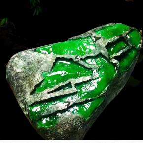 翡翠原石价值翡翠原石锤-第1张图片-翡翠网 翡翠原石价值翡翠原石锤-第1张图片-翡翠网