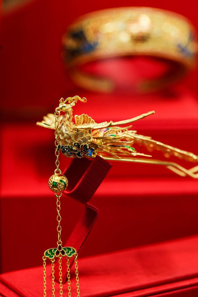 我在老凤祥买的黄金手镯,老凤祥的翡翠手镯能打几折-第5张图片-翡翠网 我在老凤祥买的黄金手镯,老凤祥的翡翠手镯能打几折-第5张图片-翡翠网