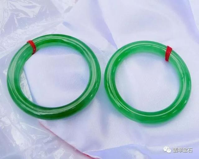 糯种春彩翡翠手镯价格老坑冰种翡翠-第2张图片-翡翠网