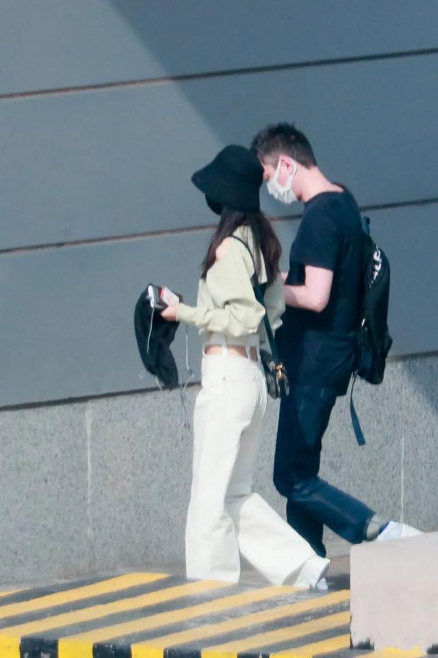 弥漫翡翠原石讲解视频翡翠原石值钱吗-第13张图片-翡翠网 弥漫翡翠原石讲解视频翡翠原石值钱吗-第13张图片-翡翠网