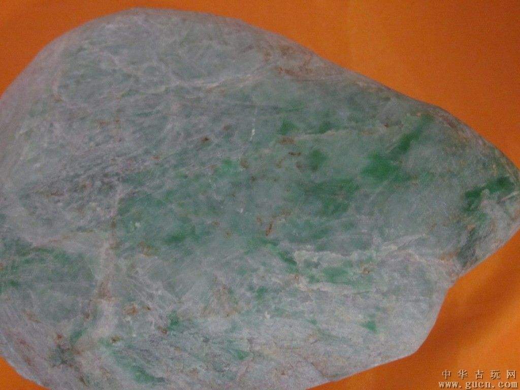 关于翡翠原石是怎么去皮的信息-第1张图片-翡翠网 关于翡翠原石是怎么去皮的信息-第1张图片-翡翠网
