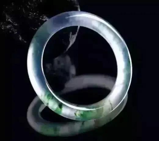 干青翡翠挂件图片干青翡翠图片价格查询-第2张图片-翡翠网 干青翡翠挂件图片干青翡翠图片价格查询-第2张图片-翡翠网