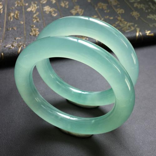 手镯的色线是什么翡翠手镯色线价格-第2张图片-翡翠网 手镯的色线是什么翡翠手镯色线价格-第2张图片-翡翠网