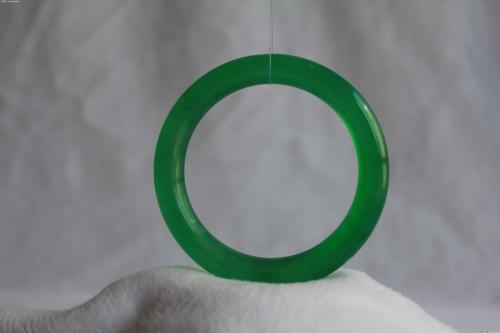 手镯的色线是什么翡翠手镯色线价格-第4张图片-翡翠网 手镯的色线是什么翡翠手镯色线价格-第4张图片-翡翠网