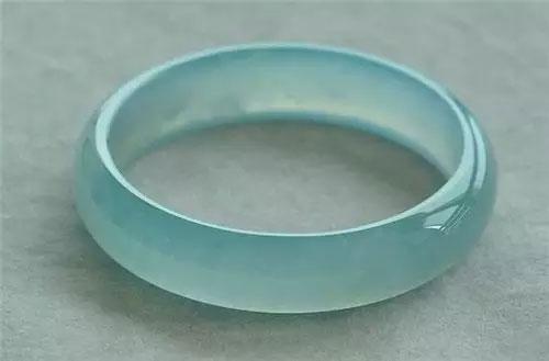 手镯的色线是什么翡翠手镯色线价格-第5张图片-翡翠网 手镯的色线是什么翡翠手镯色线价格-第5张图片-翡翠网