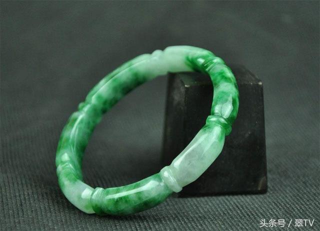 翡翠手镯冷知识大全,和田玉和翡翠哪个好-第8张图片-翡翠网 翡翠手镯冷知识大全,和田玉和翡翠哪个好-第8张图片-翡翠网
