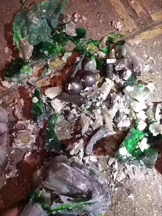 翡翠原石假皮怎么做的翡翠原石做假-第13张图片-翡翠网 翡翠原石假皮怎么做的翡翠原石做假-第13张图片-翡翠网