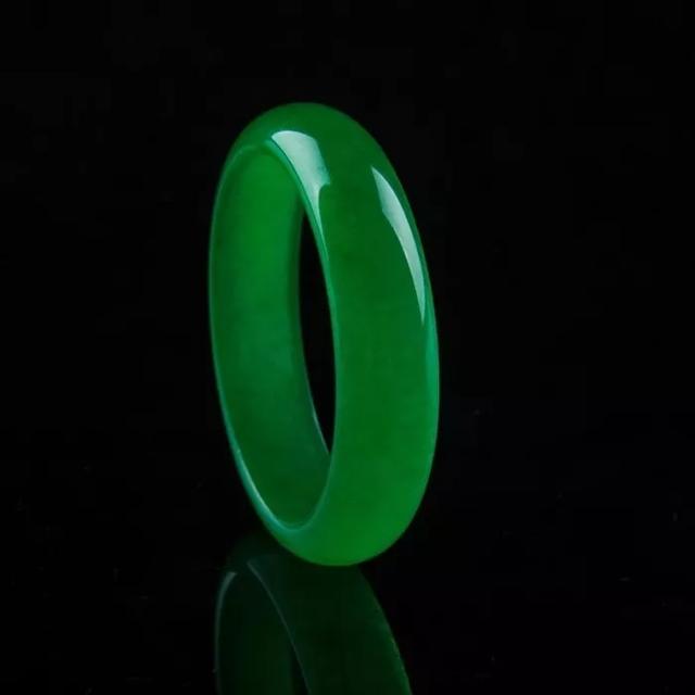 三色翡翠手镯价格,三色翡翠手串图片及价格-第10张图片-翡翠网 三色翡翠手镯价格,三色翡翠手串图片及价格-第10张图片-翡翠网