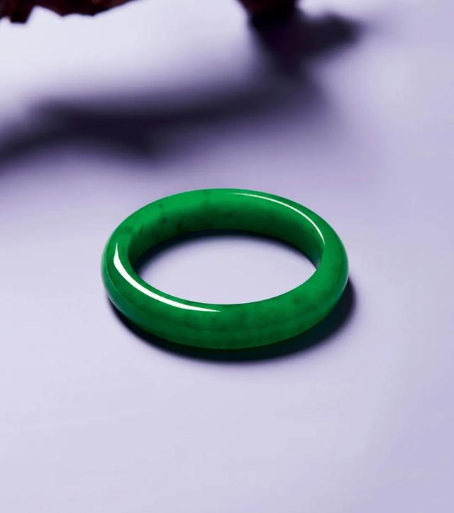 翠丝翡翠手镯价格2万的翡翠手镯-第22张图片-翡翠网 翠丝翡翠手镯价格2万的翡翠手镯-第22张图片-翡翠网