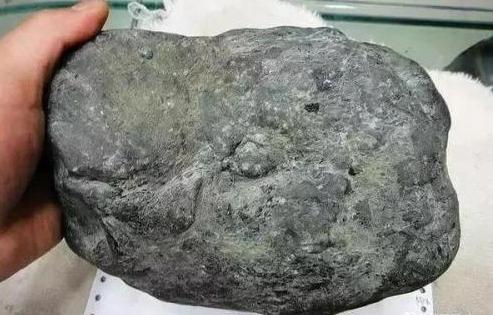 翡翠原石针藓翡翠原石藓的料子能做什么-第4张图片-翡翠网 翡翠原石针藓翡翠原石藓的料子能做什么-第4张图片-翡翠网