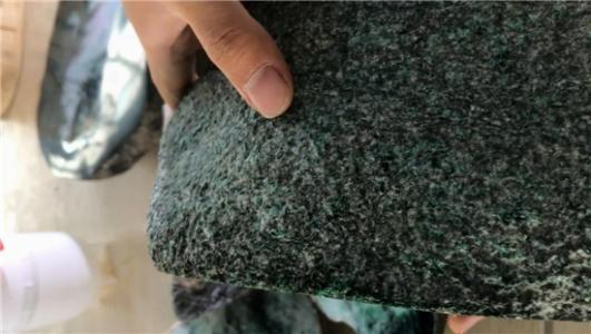 翡翠原石针藓翡翠原石藓的料子能做什么-第5张图片-翡翠网 翡翠原石针藓翡翠原石藓的料子能做什么-第5张图片-翡翠网