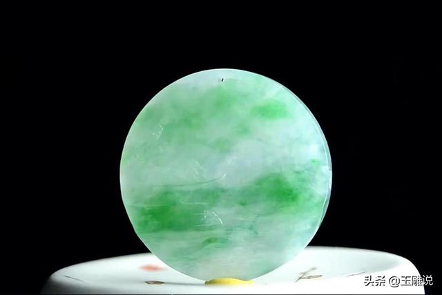 翡翠手镯镯心如何加工翡翠糯种手镯-第7张图片-翡翠网 翡翠手镯镯心如何加工翡翠糯种手镯-第7张图片-翡翠网