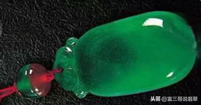 墨绿翡翠珠子项链价格,手链一般多少个珠子好-第5张图片-翡翠网 墨绿翡翠珠子项链价格,手链一般多少个珠子好-第5张图片-翡翠网