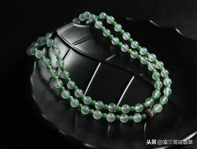 墨绿翡翠珠子项链价格,手链一般多少个珠子好-第7张图片-翡翠网 墨绿翡翠珠子项链价格,手链一般多少个珠子好-第7张图片-翡翠网