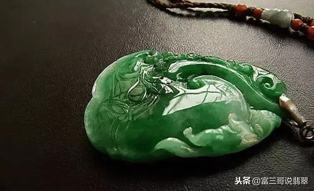 墨绿翡翠珠子项链价格,手链一般多少个珠子好-第9张图片-翡翠网 墨绿翡翠珠子项链价格,手链一般多少个珠子好-第9张图片-翡翠网