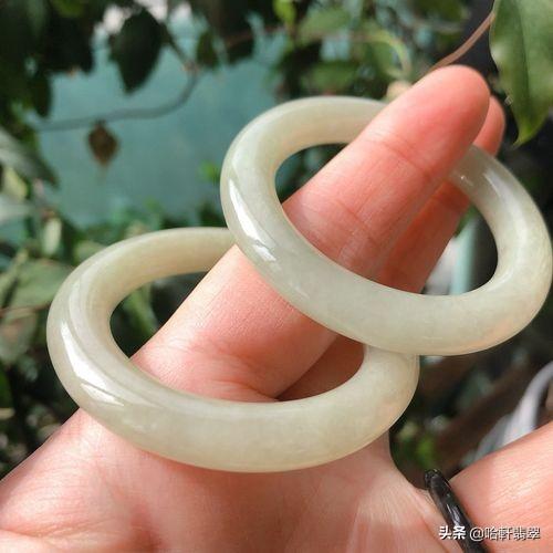翡翠手镯里有一个小孔是什么手镯扣有几种-第5张图片-翡翠网 翡翠手镯里有一个小孔是什么手镯扣有几种-第5张图片-翡翠网