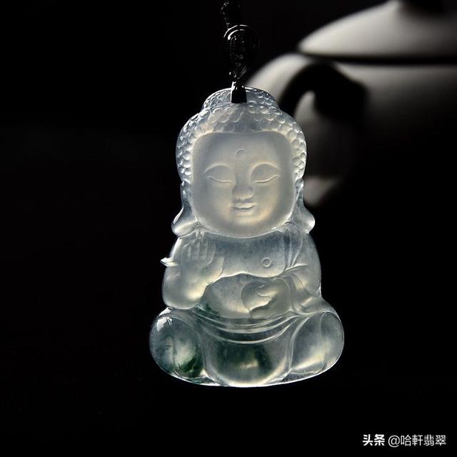 翡翠手镯里有一个小孔是什么手镯扣有几种-第11张图片-翡翠网 翡翠手镯里有一个小孔是什么手镯扣有几种-第11张图片-翡翠网