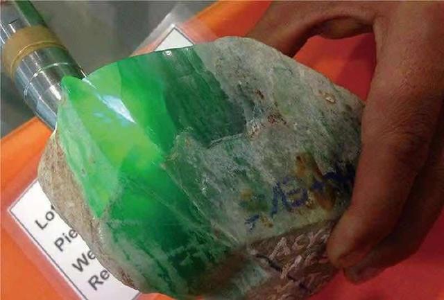 冰种翡翠现在什么价位深绿翡翠价格-第23张图片-翡翠网 冰种翡翠现在什么价位深绿翡翠价格-第23张图片-翡翠网