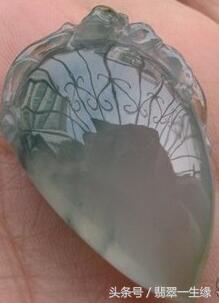 二千元糯种翡翠手镯,翡翠手镯白糯化种好吗-第1张图片-翡翠网 二千元糯种翡翠手镯,翡翠手镯白糯化种好吗-第1张图片-翡翠网