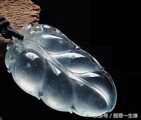 二千元糯种翡翠手镯,翡翠手镯白糯化种好吗-第4张图片-翡翠网 二千元糯种翡翠手镯,翡翠手镯白糯化种好吗-第4张图片-翡翠网