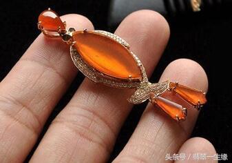 二千元糯种翡翠手镯,翡翠手镯白糯化种好吗-第6张图片-翡翠网 二千元糯种翡翠手镯,翡翠手镯白糯化种好吗-第6张图片-翡翠网