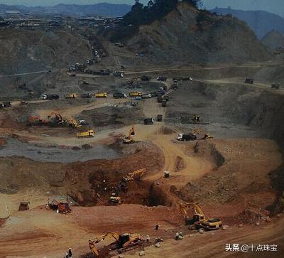 缅甸翡翠原石八大场口知识,翡翠原石价格-第44张图片-翡翠网 缅甸翡翠原石八大场口知识,翡翠原石价格-第44张图片-翡翠网