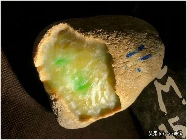 缅甸翡翠原石八大场口知识,翡翠原石价格-第54张图片-翡翠网 缅甸翡翠原石八大场口知识,翡翠原石价格-第54张图片-翡翠网