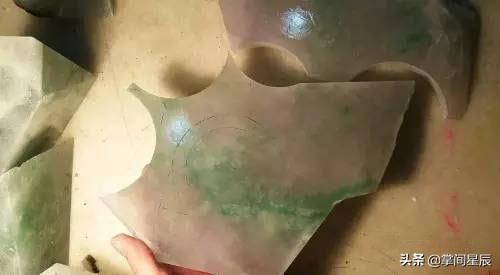 会卡翡翠原石满个廯,满裂的翡翠原石-第15张图片-翡翠网 会卡翡翠原石满个廯,满裂的翡翠原石-第15张图片-翡翠网