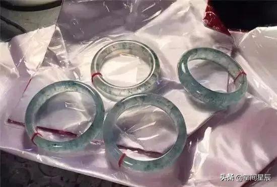 会卡翡翠原石满个廯,满裂的翡翠原石-第32张图片-翡翠网 会卡翡翠原石满个廯,满裂的翡翠原石-第32张图片-翡翠网