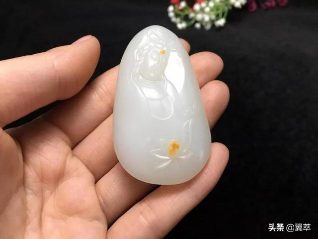 翡翠和玉哪个值钱一些白玉和翡翠哪个贵-第1张图片-翡翠网 翡翠和玉哪个值钱一些白玉和翡翠哪个贵-第1张图片-翡翠网