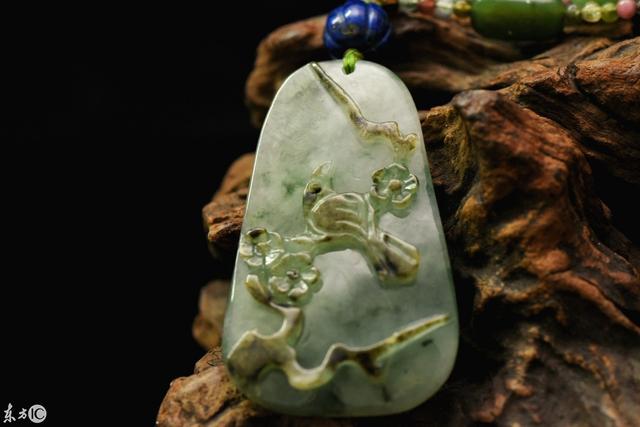 翡翠吊坠图片镶嵌,吊坠项链翡翠原石-第1张图片-翡翠网 翡翠吊坠图片镶嵌,吊坠项链翡翠原石-第1张图片-翡翠网