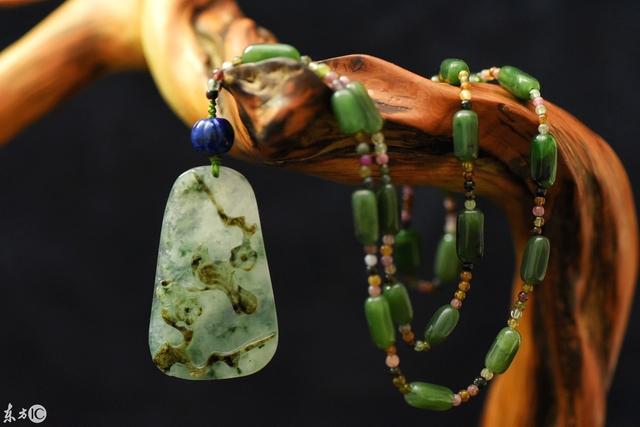 翡翠吊坠图片镶嵌,吊坠项链翡翠原石-第2张图片-翡翠网 翡翠吊坠图片镶嵌,吊坠项链翡翠原石-第2张图片-翡翠网