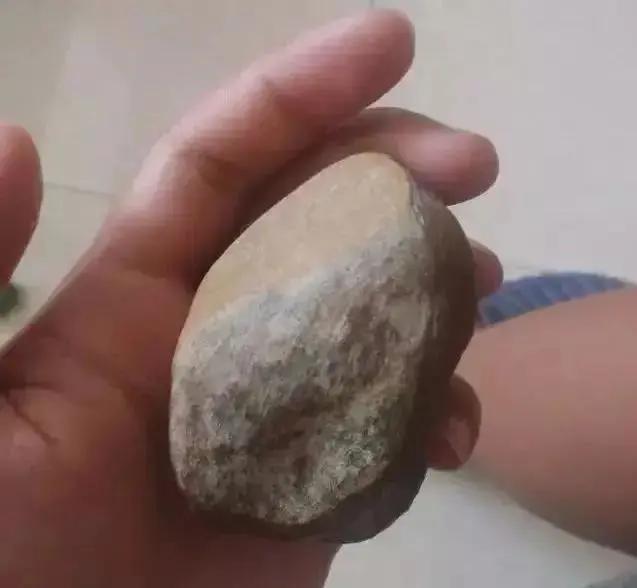 冰油青种翡翠图片油青种翡翠原石-第1张图片-翡翠网