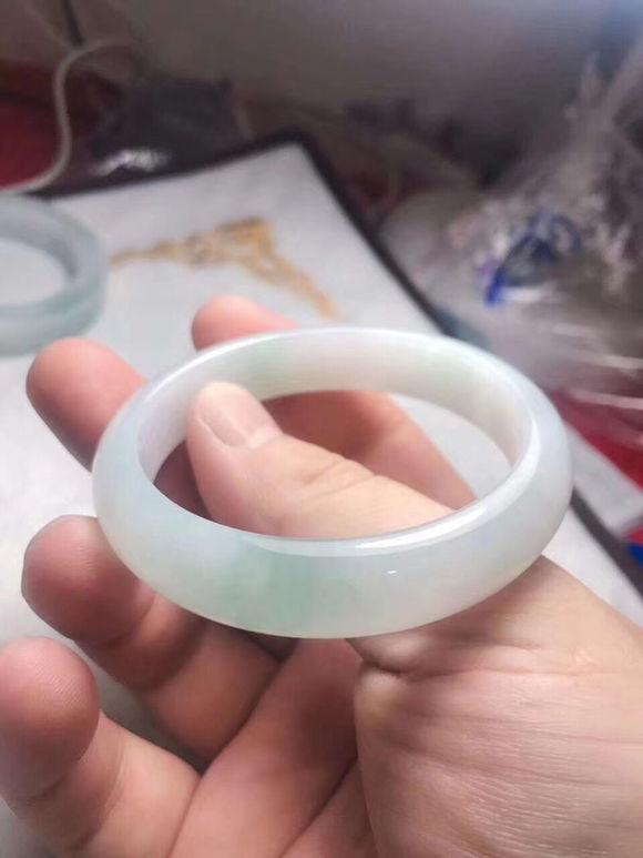 翡翠毛料原石翡翠原石打蜡-第5张图片-翡翠网 翡翠毛料原石翡翠原石打蜡-第5张图片-翡翠网