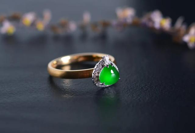 假冰种翡翠图片,2021年缅甸政变翡翠暴涨-第1张图片-翡翠网 假冰种翡翠图片,2021年缅甸政变翡翠暴涨-第1张图片-翡翠网