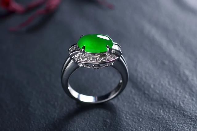 假冰种翡翠图片,2021年缅甸政变翡翠暴涨-第3张图片-翡翠网 假冰种翡翠图片,2021年缅甸政变翡翠暴涨-第3张图片-翡翠网