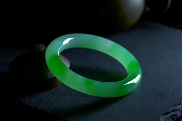 假冰种翡翠图片,2021年缅甸政变翡翠暴涨-第49张图片-翡翠网 假冰种翡翠图片,2021年缅甸政变翡翠暴涨-第49张图片-翡翠网