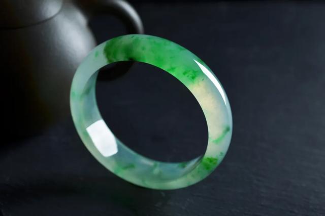 假冰种翡翠图片,2021年缅甸政变翡翠暴涨-第53张图片-翡翠网 假冰种翡翠图片,2021年缅甸政变翡翠暴涨-第53张图片-翡翠网