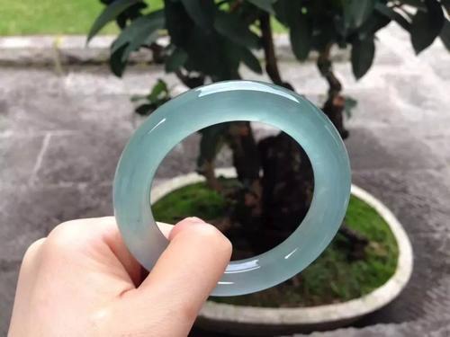 翡翠手镯标志图解,白色翡翠手镯-第5张图片-翡翠网 翡翠手镯标志图解,白色翡翠手镯-第5张图片-翡翠网