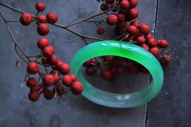 翡翠相关知识爱翡翠知识科普-第1张图片-翡翠网 翡翠相关知识爱翡翠知识科普-第1张图片-翡翠网