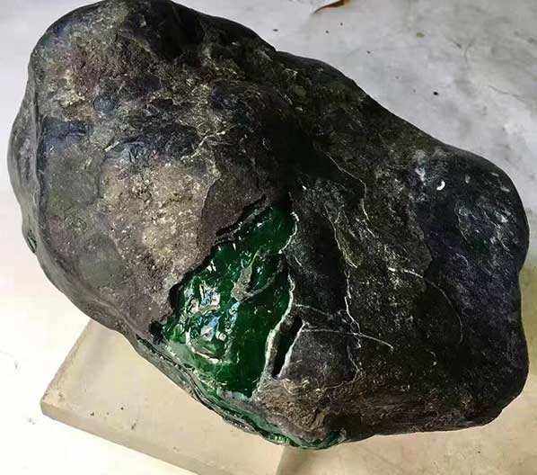 国内翡翠原石交易市场翡翠原石批发-第2张图片-翡翠网 国内翡翠原石交易市场翡翠原石批发-第2张图片-翡翠网