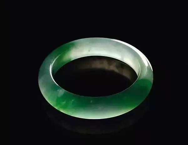 翡翠怎么看老坑新坑,翡翠手镯新坑种-第1张图片-翡翠网 翡翠怎么看老坑新坑,翡翠手镯新坑种-第1张图片-翡翠网