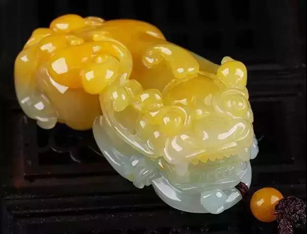 翡翠怎么看老坑新坑,翡翠手镯新坑种-第19张图片-翡翠网 翡翠怎么看老坑新坑,翡翠手镯新坑种-第19张图片-翡翠网