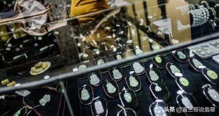 电视广告真假翡翠知识,100条电视广告-第24张图片-翡翠网 电视广告真假翡翠知识,100条电视广告-第24张图片-翡翠网