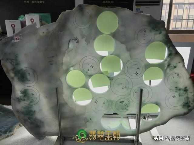 翡翠旗原石视频翡翠抛光视频-第18张图片-翡翠网 翡翠旗原石视频翡翠抛光视频-第18张图片-翡翠网